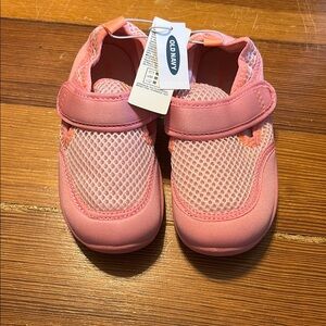 Old Navy mesh water shoes for toddlers